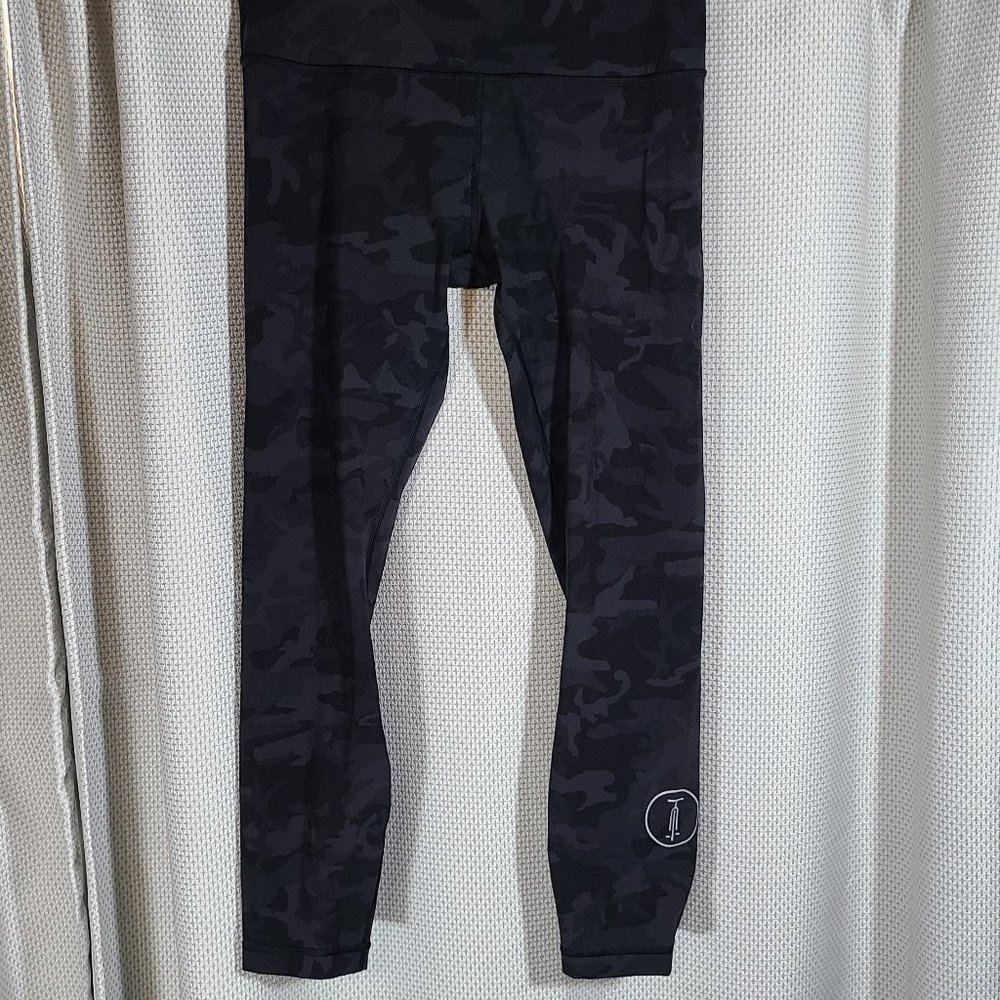 Lululemon Wunder Under High-Rise Tight 25" Luxtreme Size 10 Camo Soul Cycle